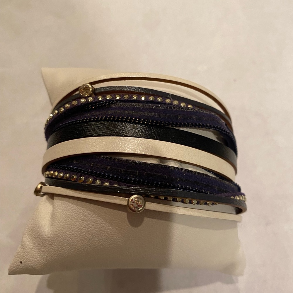 SAACHI Multi strand Fashion bracelet leather + studs zipper detail navy blue